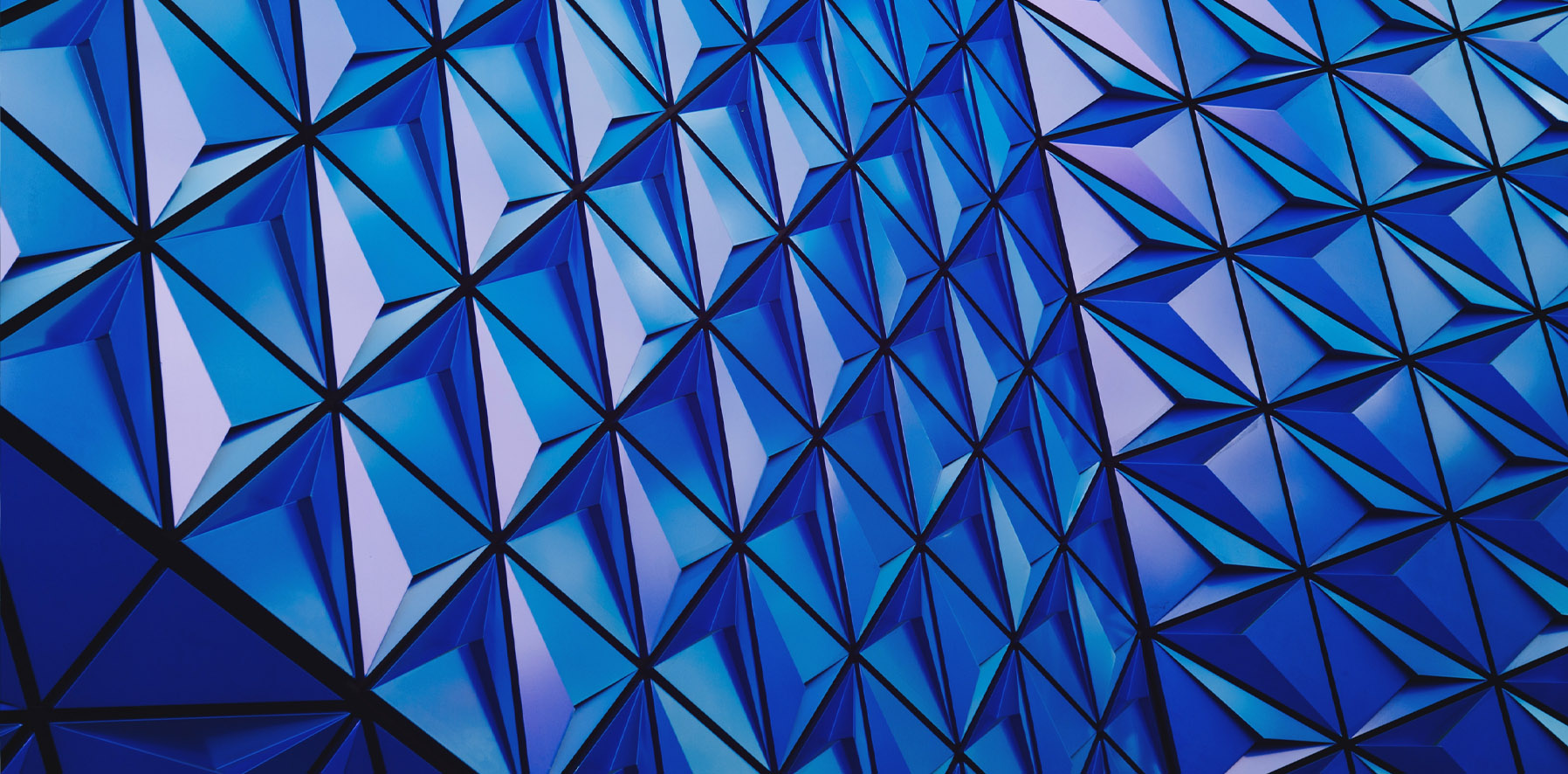 Herhalend patroon van blauwe driehoekige ramen