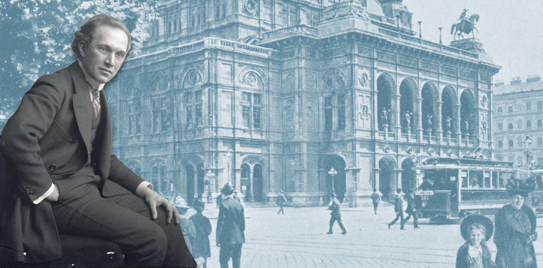 Zittende Franz Schreker in pak met op de achtergrond een oude foto van het Weense operagebouw