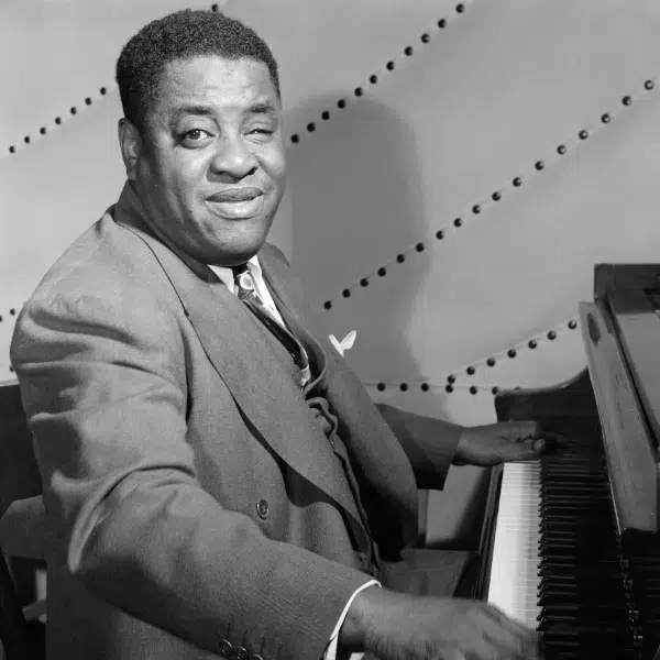 Art_Tatum,_Vogue_Room_1948_(Gottlieb) (1)